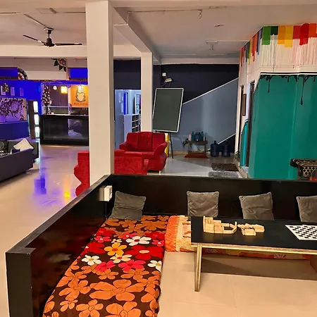 Madsquad Hostel Dorms & Rooms-3